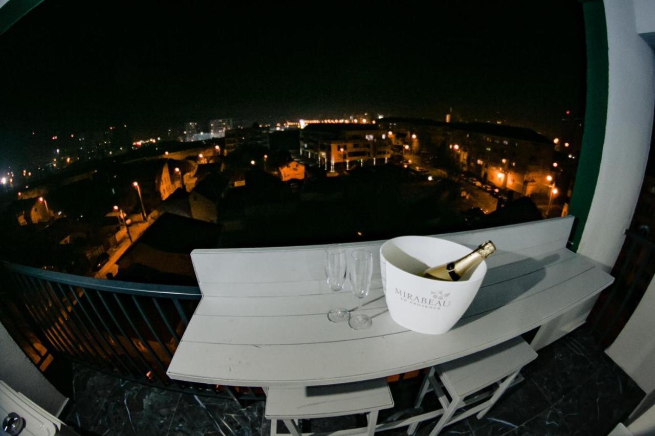 Turcoazlux Apartments Oradea Exterior photo